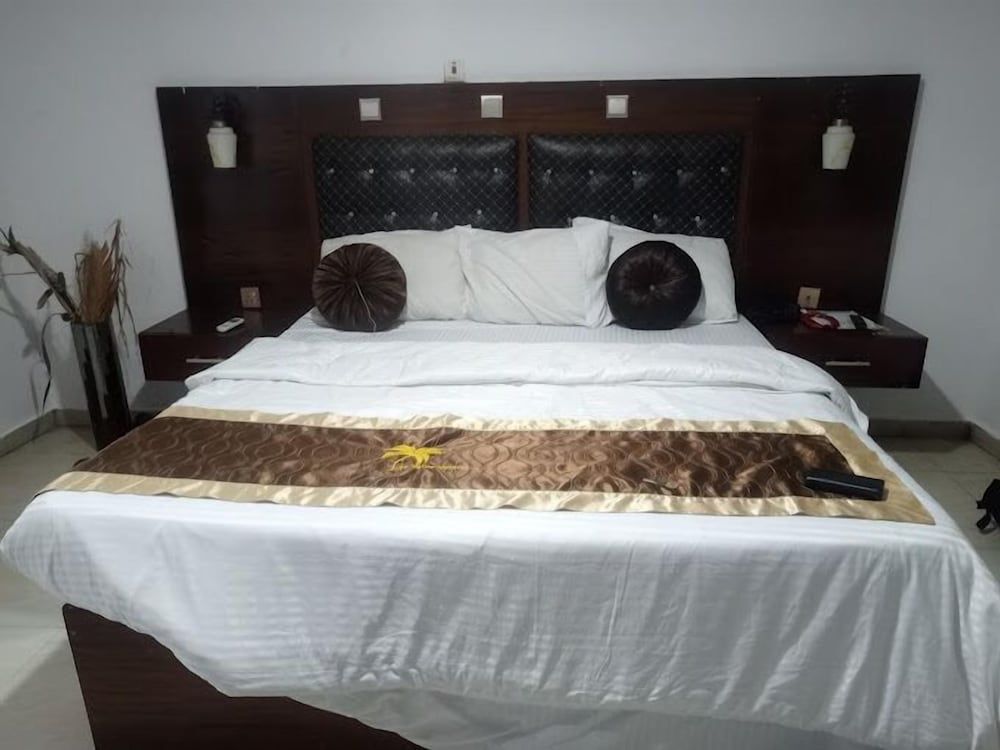 77 Palms Hotel Deluxe Room, Balcony, City View 6