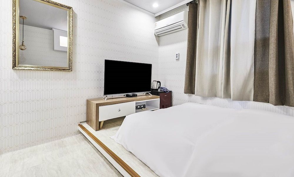 undefined 30 month HOTEL 8