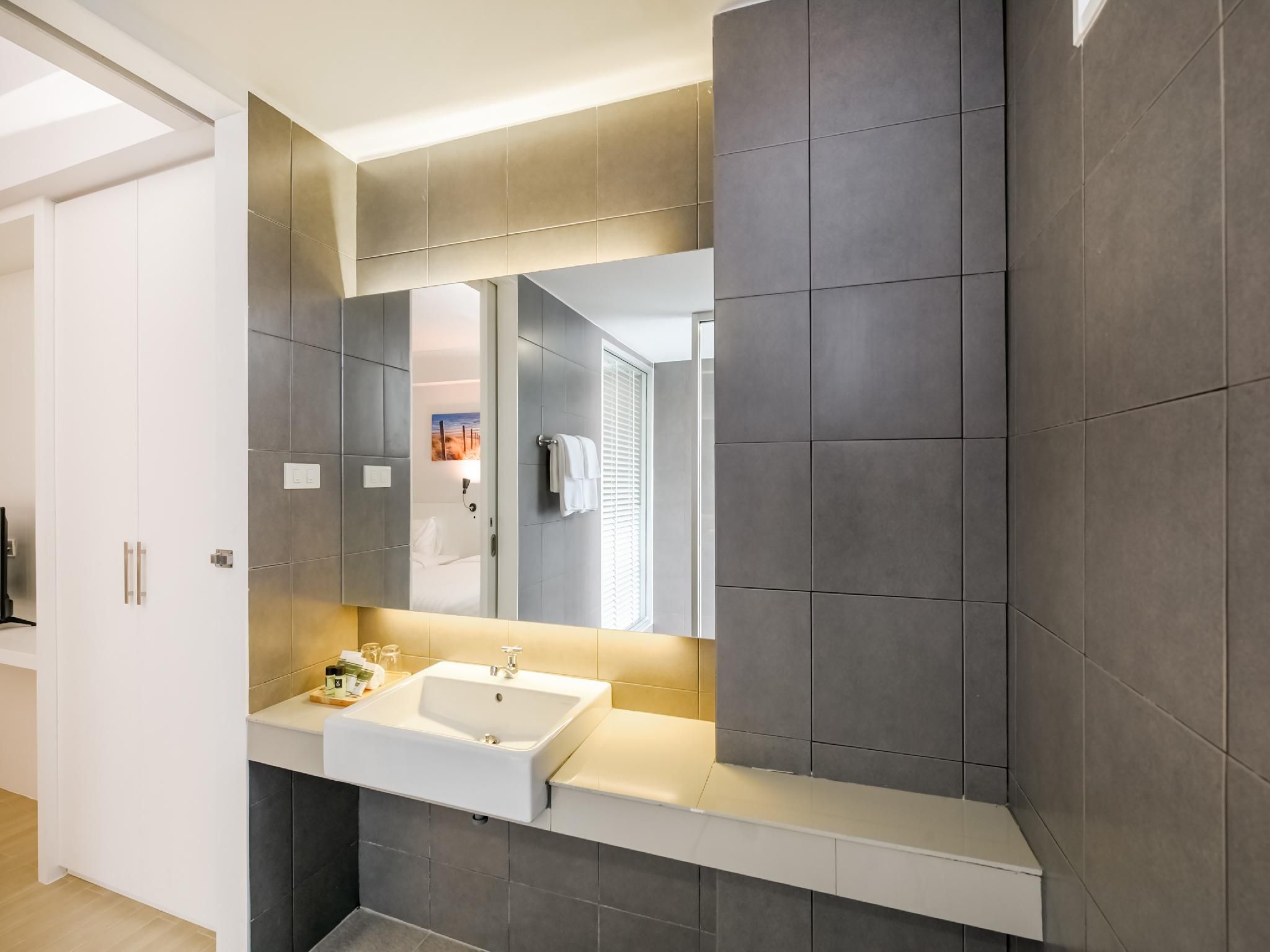 undefined Kitzio House Hotel 6