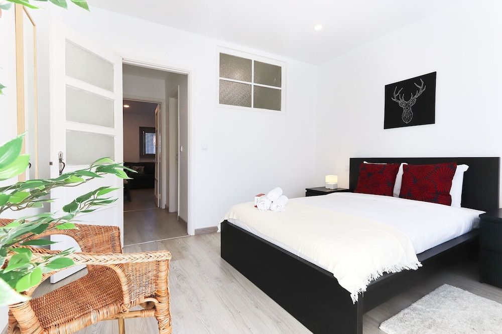 undefined Almirante Balcony By Homing 8