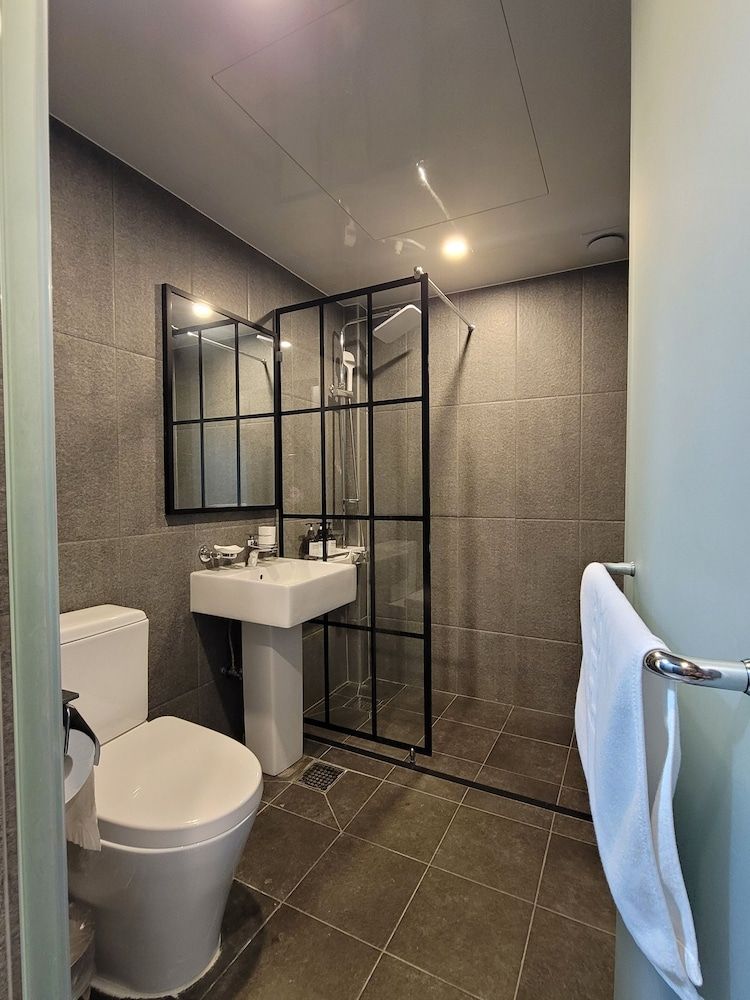 The ON Standard Room 2