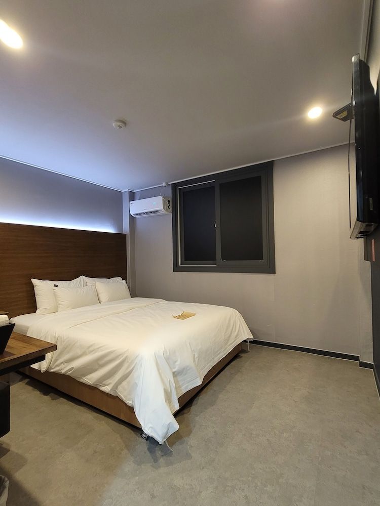 The ON Standard Room