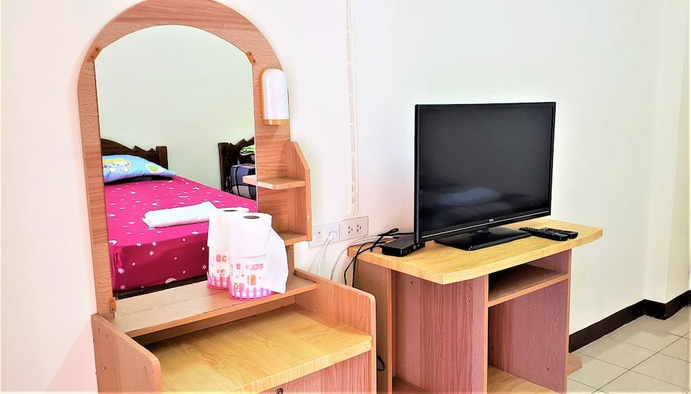 Baan Yuyuen Standard Twin Room 4