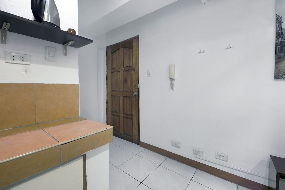 undefined OYO 859 City Stay Inns Pasong Tamo 6