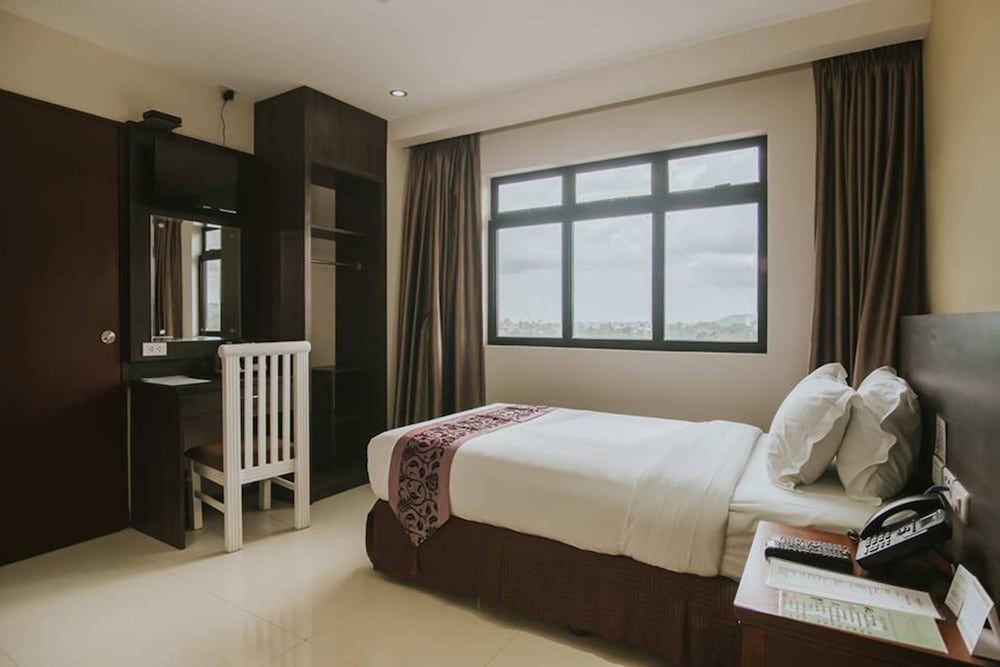 Panorama Summit Hotel