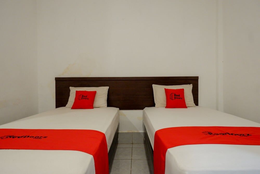 Deluxe Twin Room (Reddoorz)