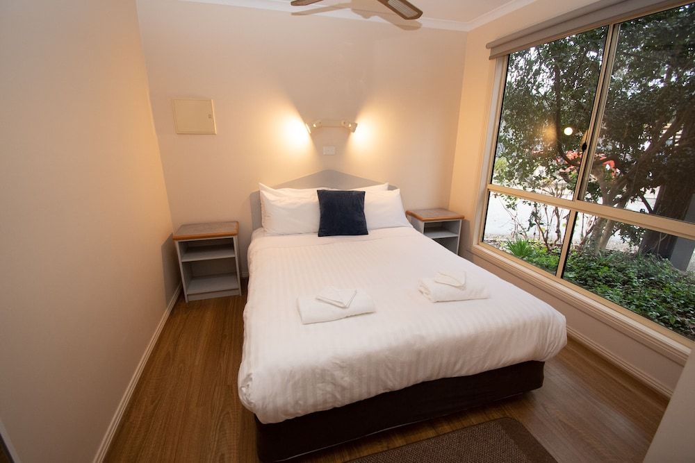 Pet Friendly Two Bedroom Spa Cabin - Bogong
