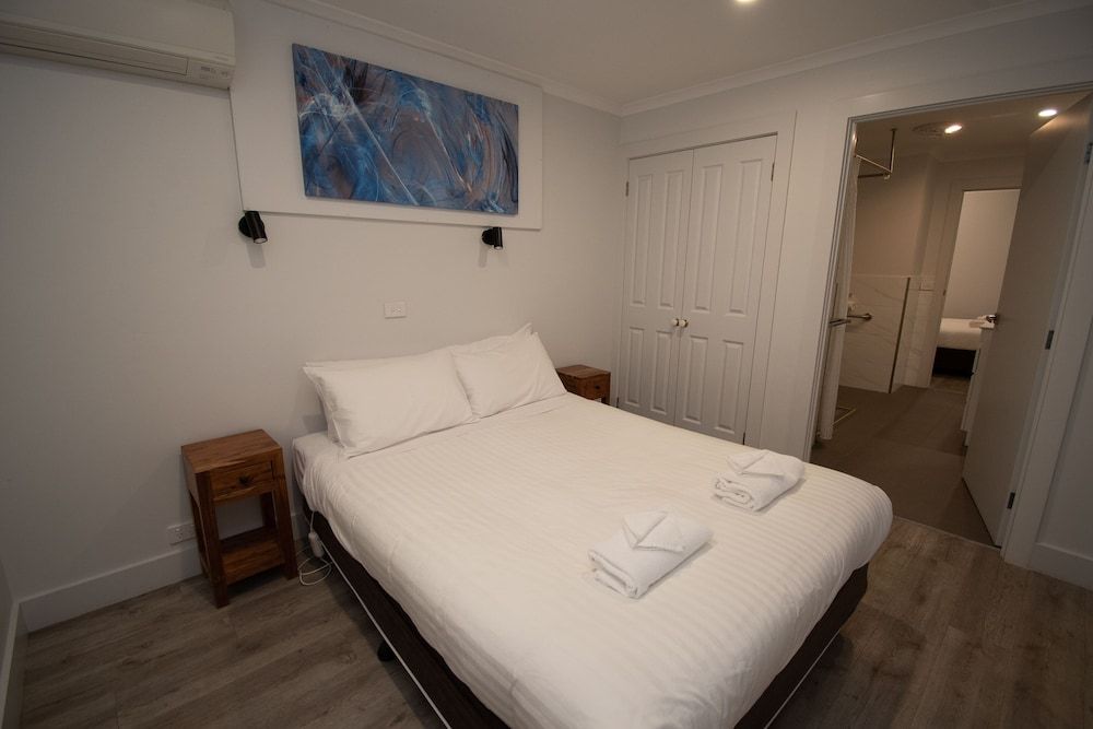 Studio Unit 2 Bedroom