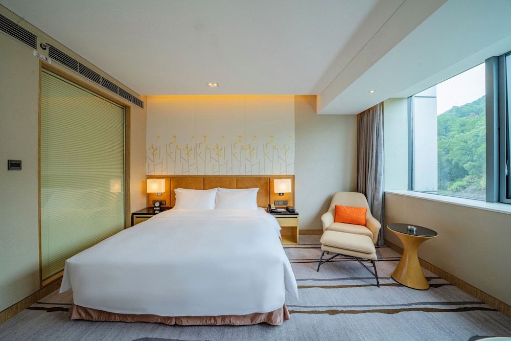 Standard Room, 1 King Bed