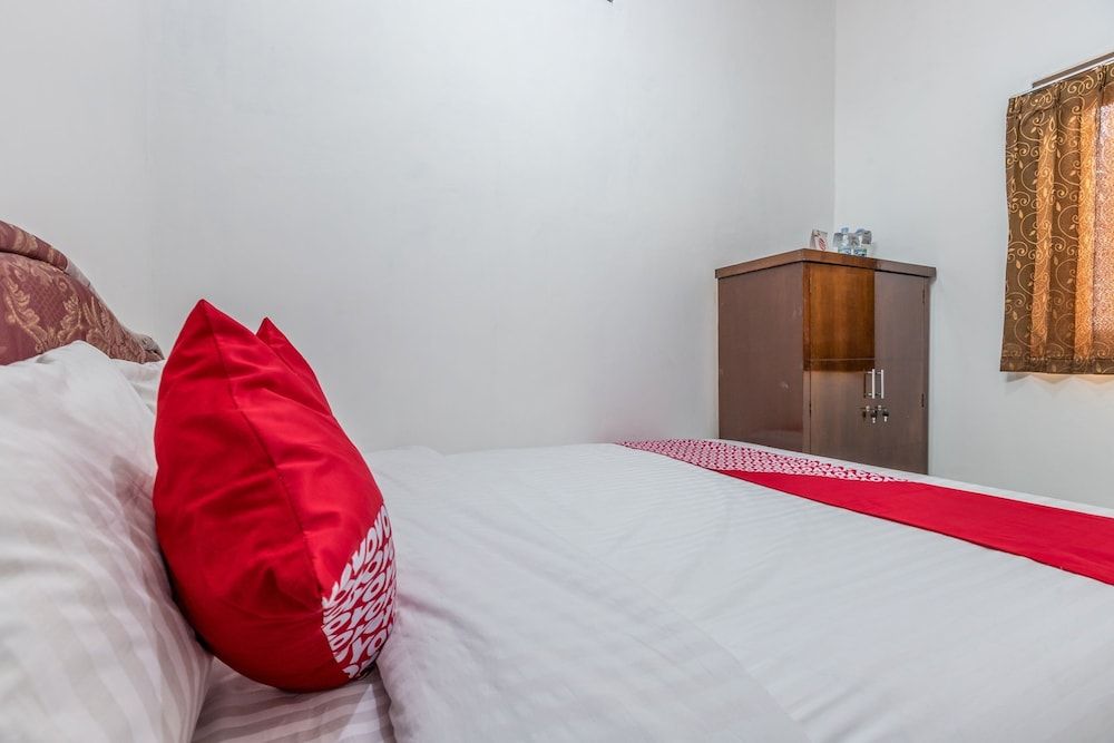 OYO 1082 Kost Arie 1 Standard Double Room 5