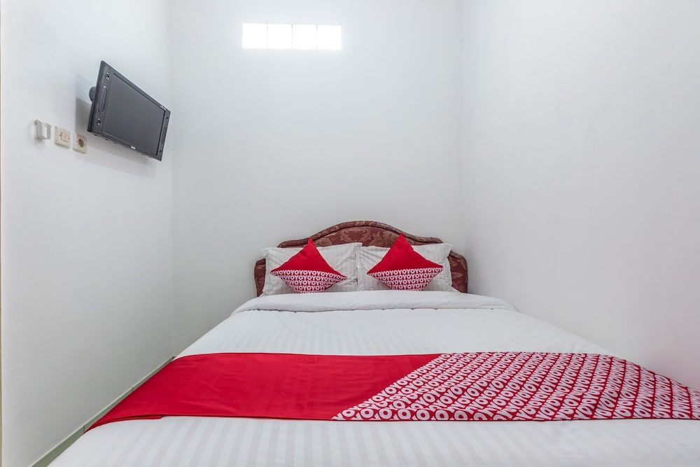OYO 1082 Kost Arie 1 Standard Double Room 3