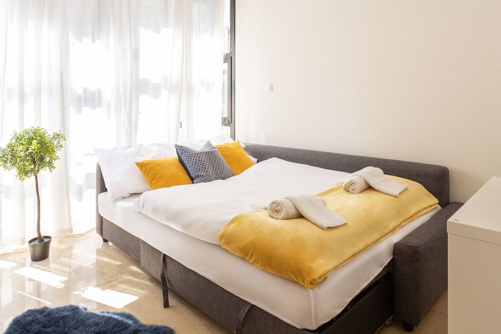 undefined Colorful Studio Near Kvaternik Square 3