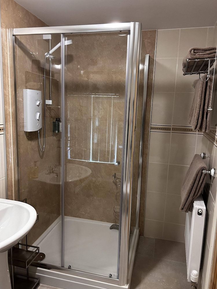 The Old Posthouse B&B Double room-Superior-Ensuite with Shower-Garden View-Room 2 7