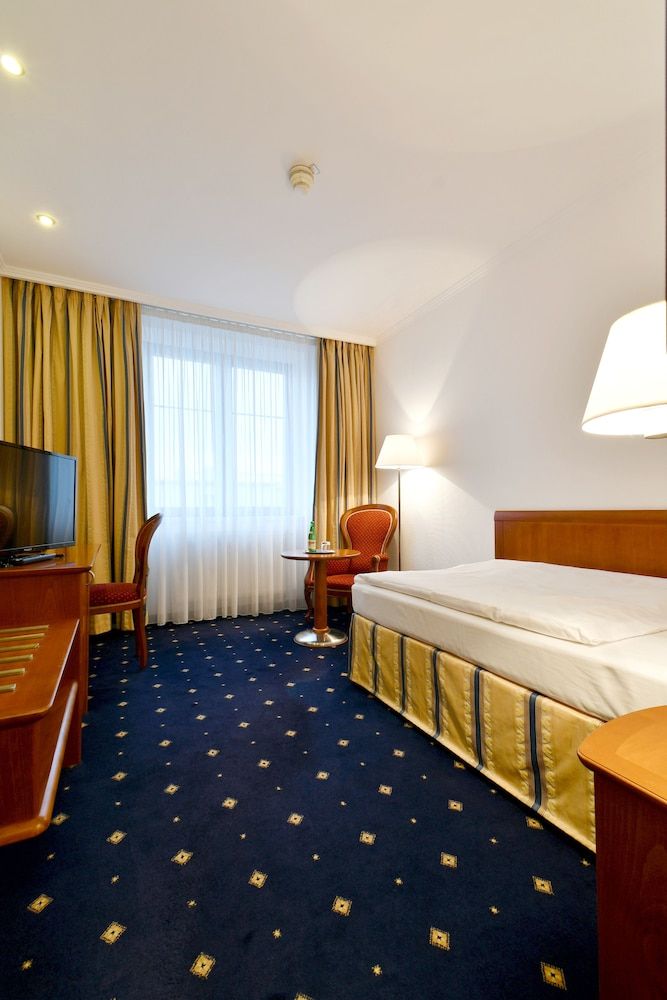 Coronet Single Room 2