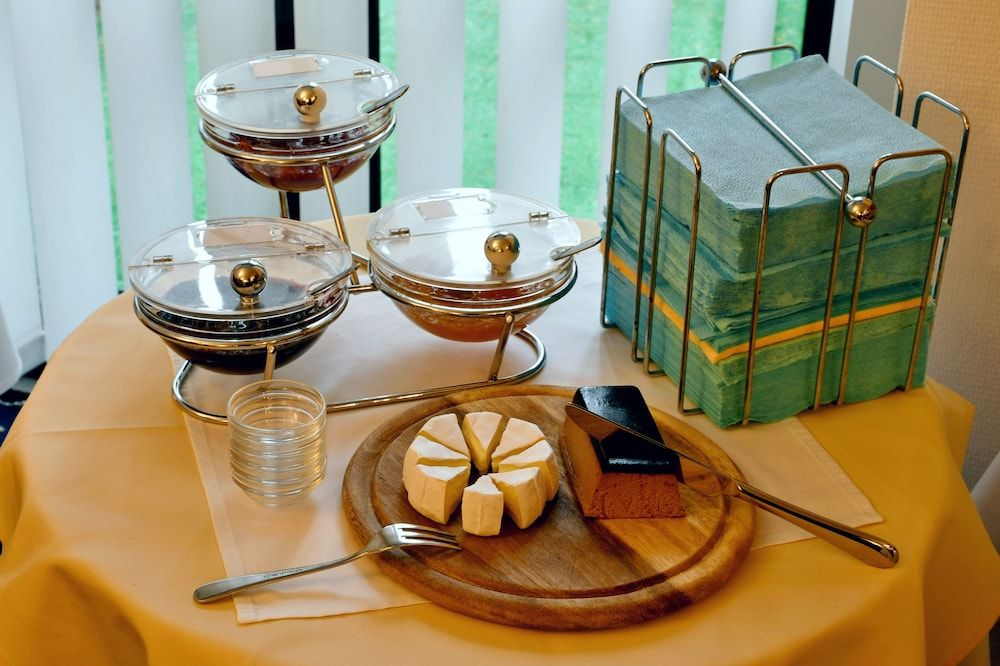 undefined Coronet 10