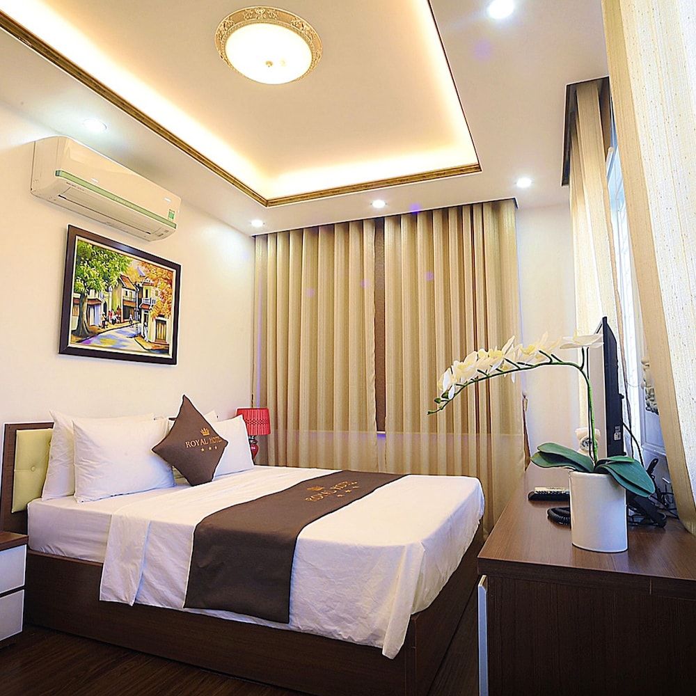 undefined Royal Hotel II 5