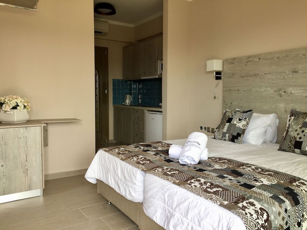 Royalty Suites Loft Deluxe Studio Suite 2