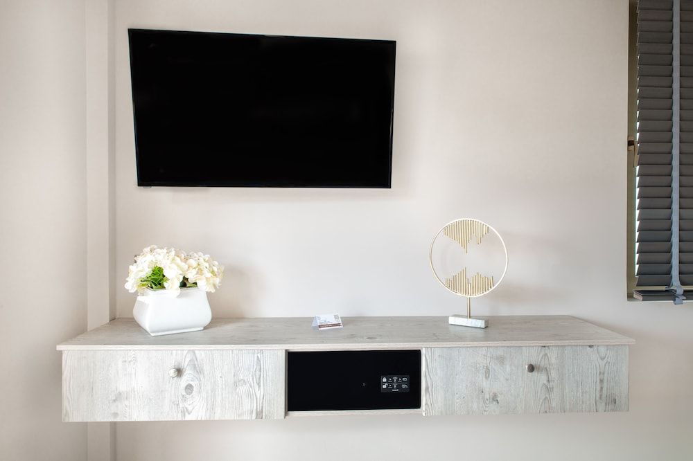 Royalty Suites Loft Deluxe Studio Suite 4