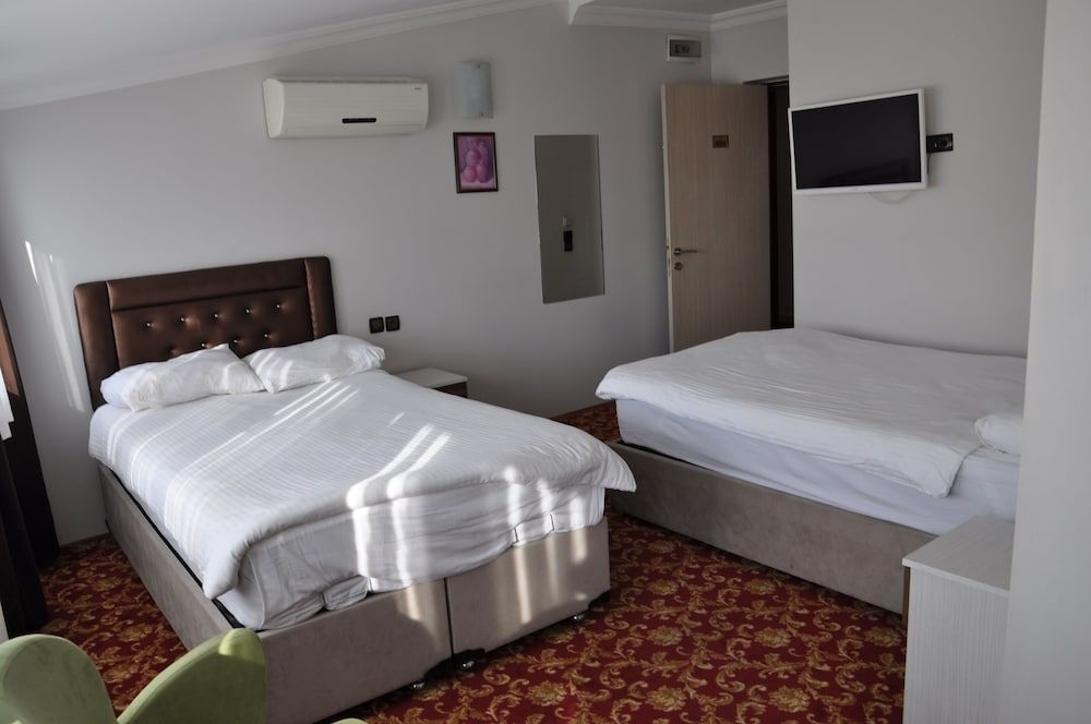 Hattusirin Otel Standard Triple Room 2