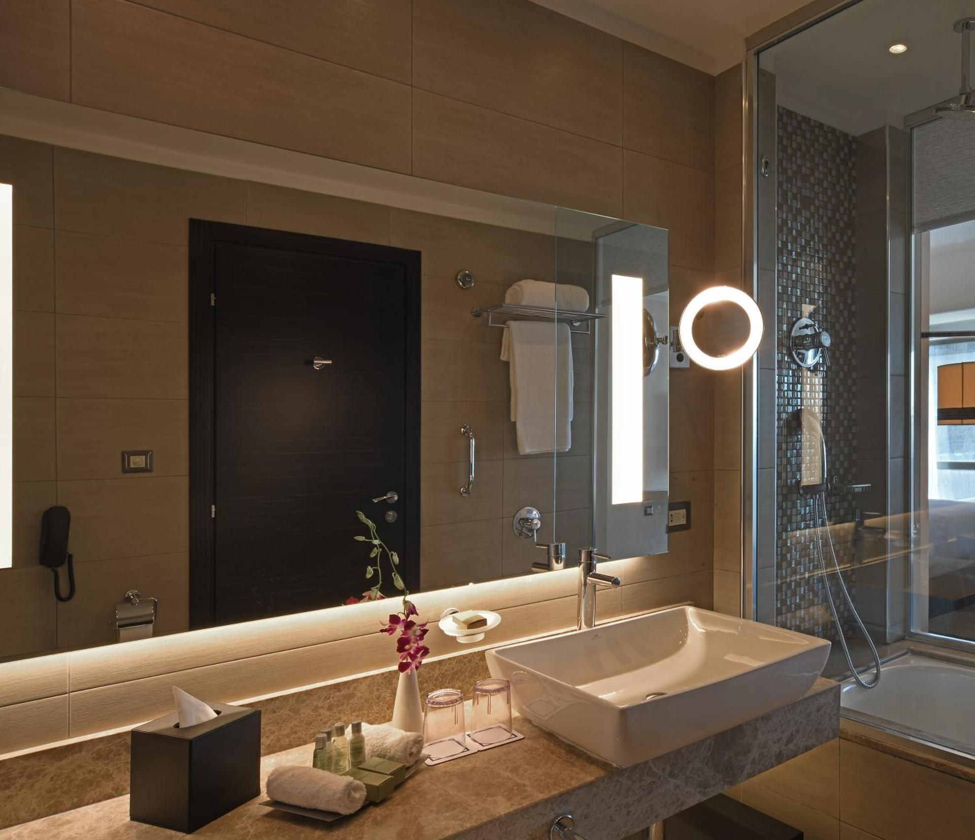 Hilton Amman TWO TWIN BEDS GUEST ROOM 3