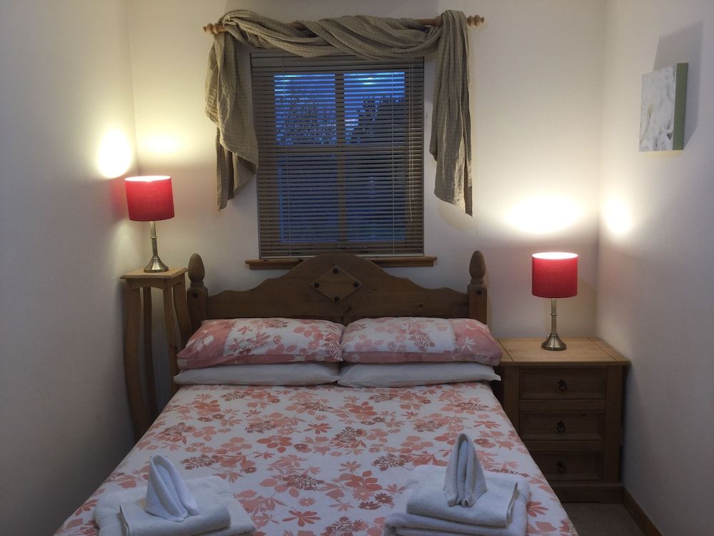 undefined Inverness Apartments - Glen View 8