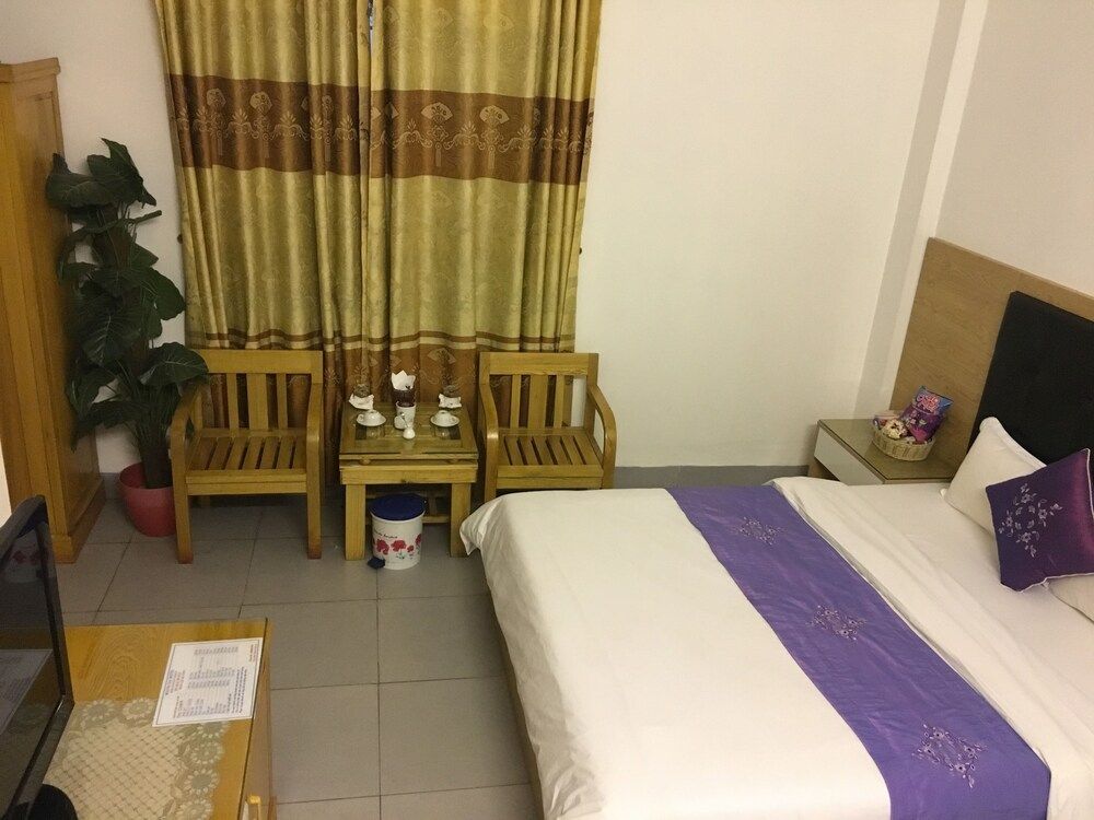 undefined Hotel Hoang Gia 8