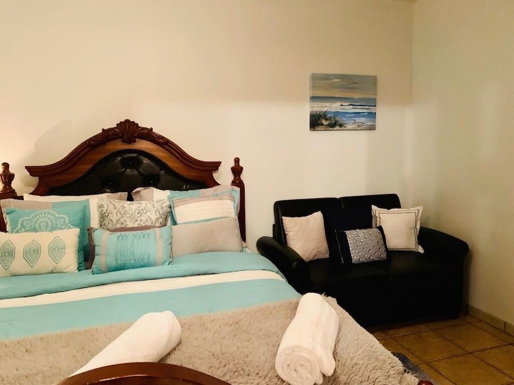 BLUE HOUSE Double Room, 1 Queen Bed with Sofa bed 6