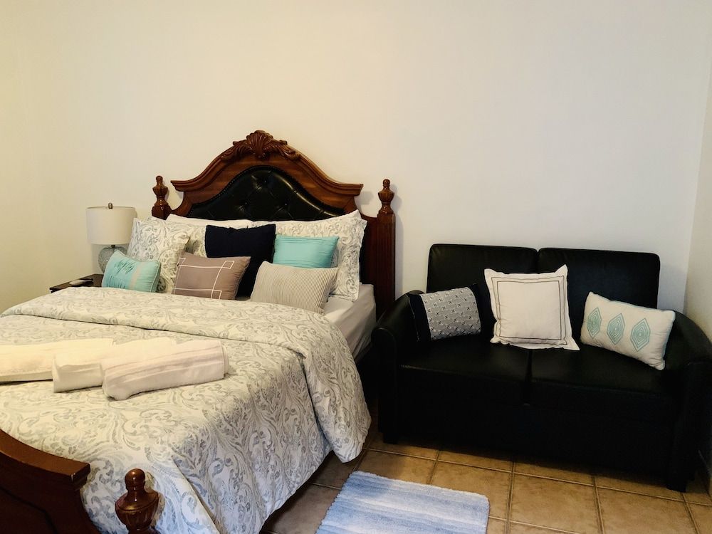 BLUE HOUSE Double Room, 1 Queen Bed with Sofa bed 5