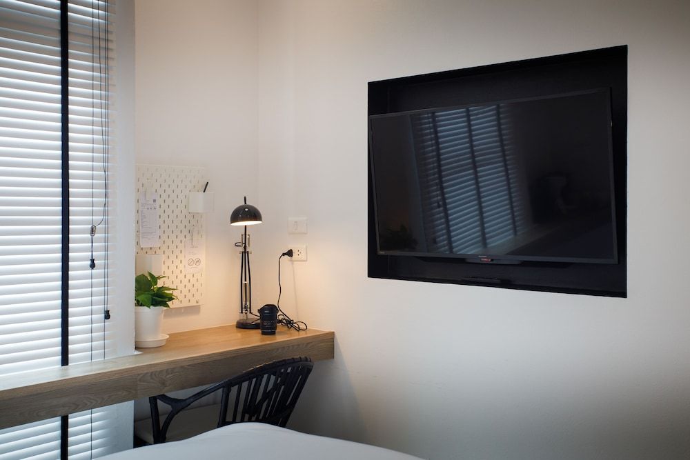 Blu Monkey Hub & Hotel Ranong Chimpanzee pod (King bed) 11