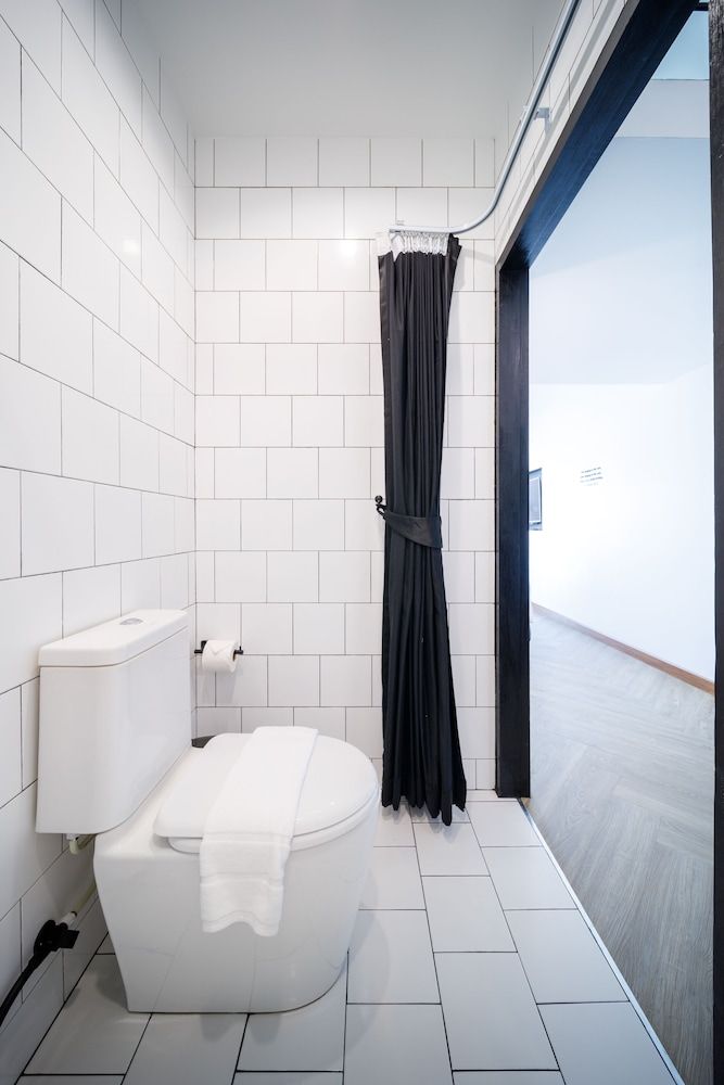 Blu Monkey Hub & Hotel Ranong Chimpanzee pod (King bed) 8