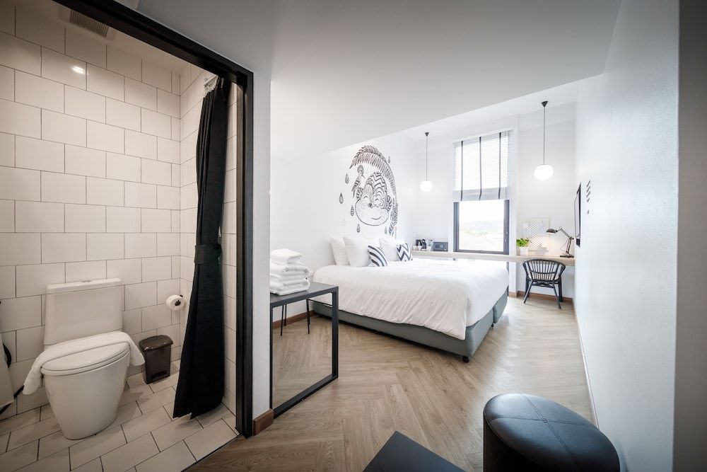 Blu Monkey Hub & Hotel Ranong Chimpanzee pod (King bed) 10