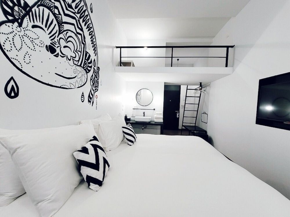 Blu Monkey Hub & Hotel Ranong Gorilla pod ( Double bed + Loft bed ) 2