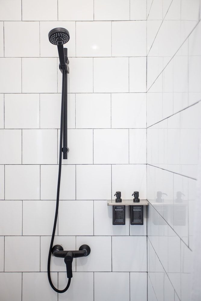 Blu Monkey Hub & Hotel Ranong Gorilla pod ( Double bed + Loft bed ) 5