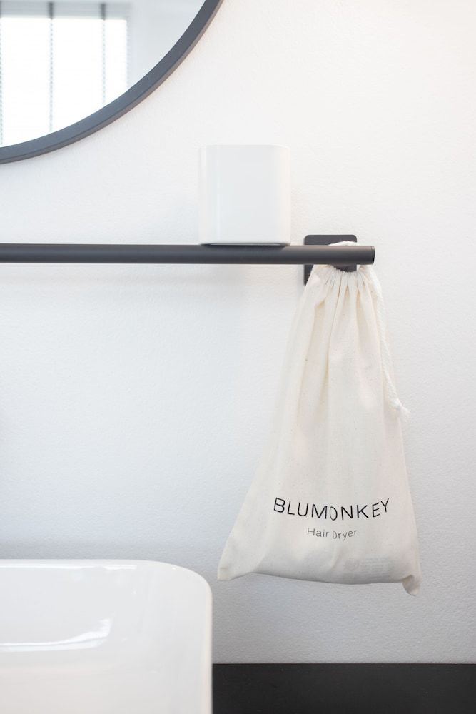 Blu Monkey Hub & Hotel Ranong Chimpanzee pod (King bed) 6