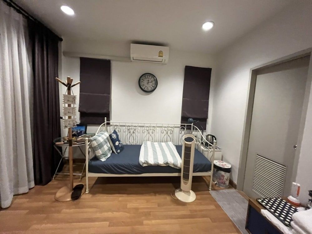 undefined Autta House 8