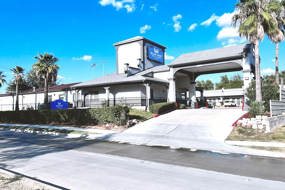 undefined Blue Way Inn & Suites By Jasper Houston 3