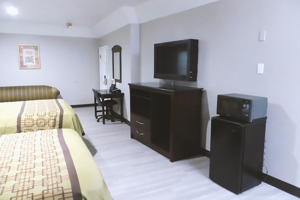 undefined Blue Way Inn & Suites By Jasper Houston 10