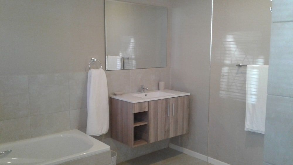 Ledges Retreat Family Cottage, 2 Bedrooms, Mountain View 11