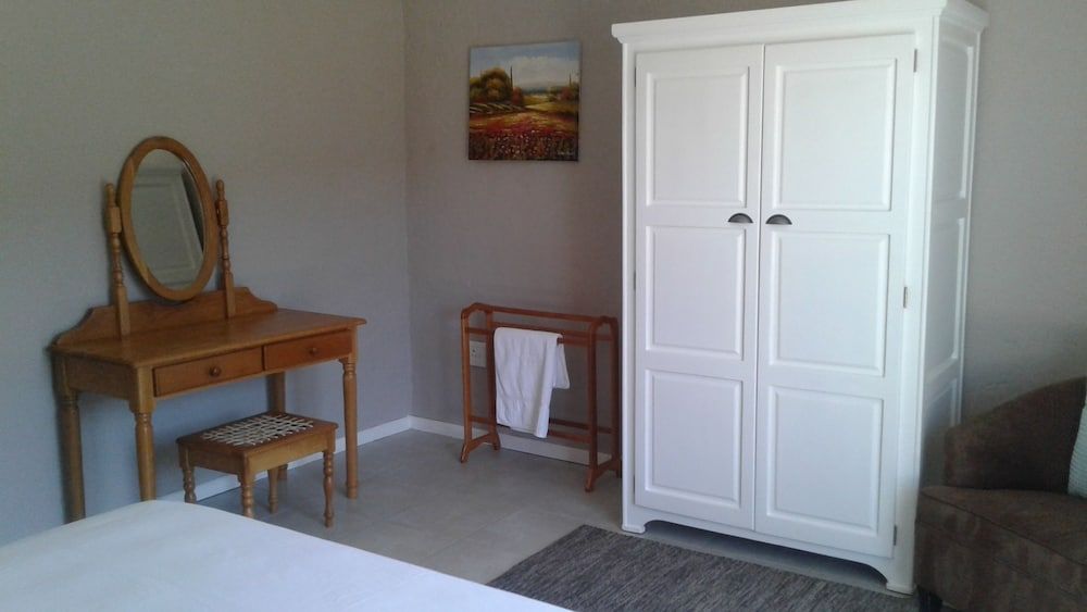 Ledges Retreat Family Cottage, 2 Bedrooms, Mountain View 12