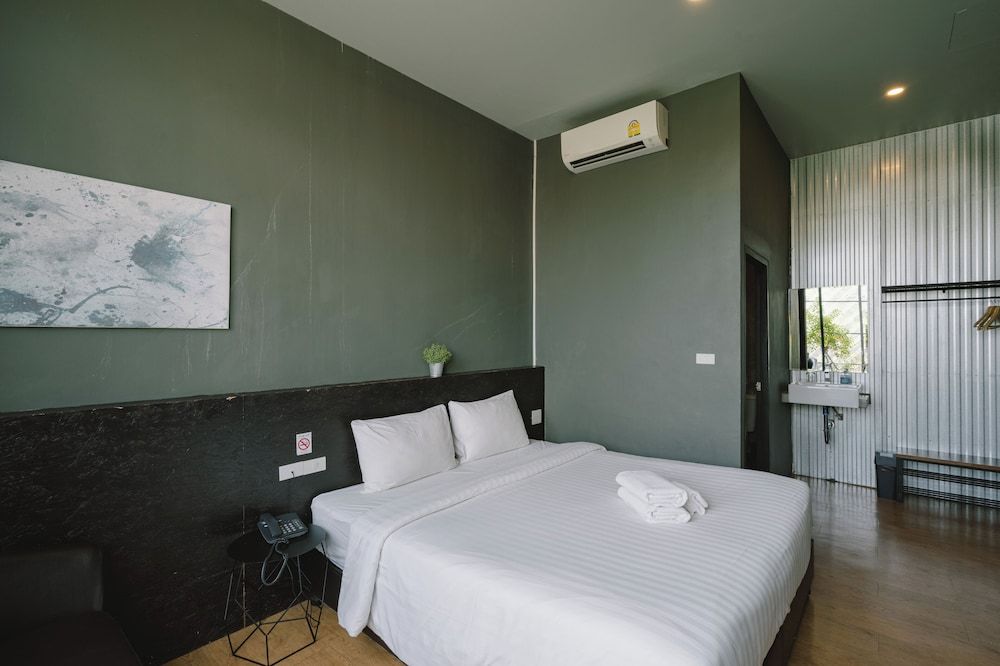 The Arbern Hostel x Bistro