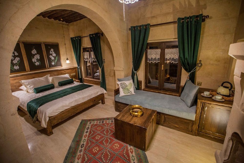 Mak's Cave House Design Double Room 4