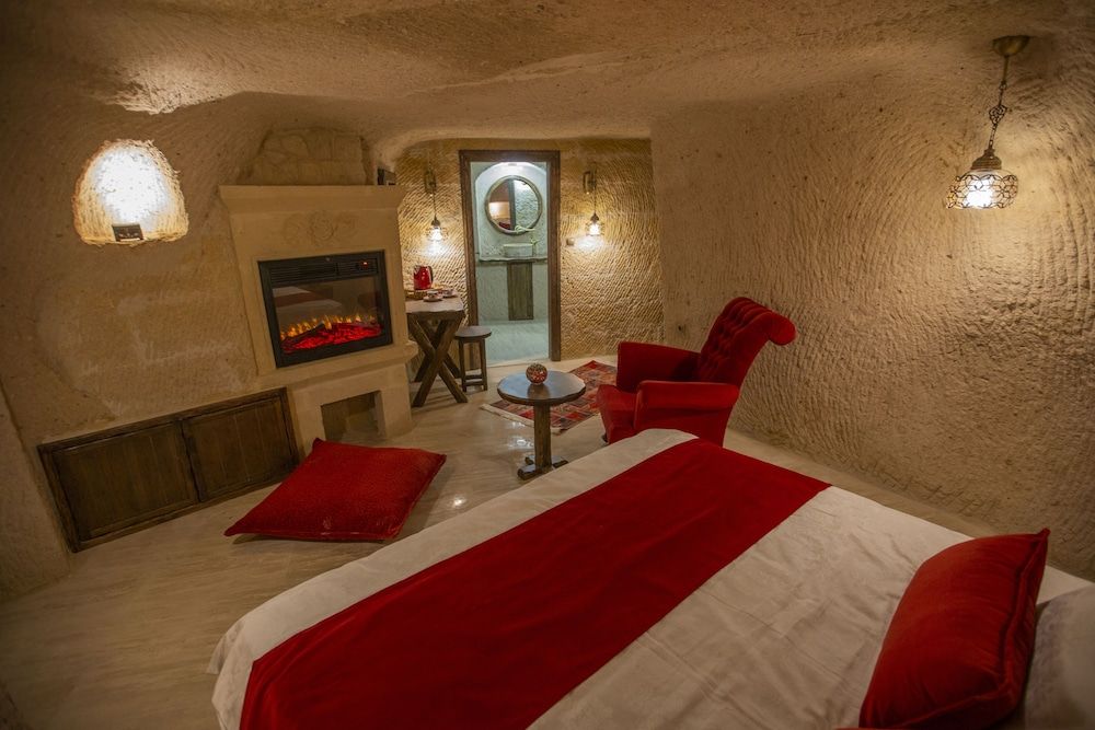 Mak's Cave House Design Double Room 7