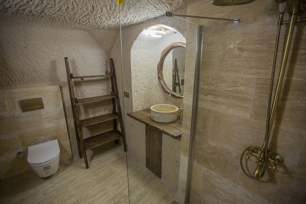 Mak's Cave House Design Double Room 3