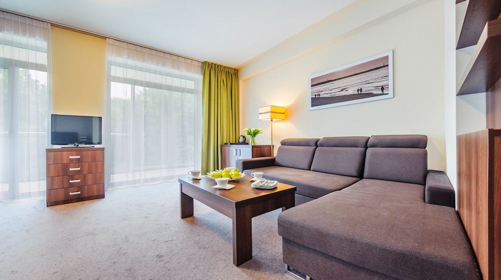 Room (311)