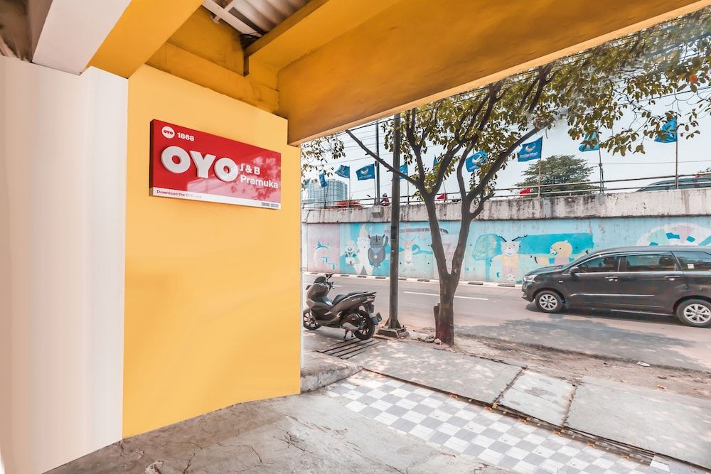 undefined Super OYO 1868 J&b Room Pramuka 4