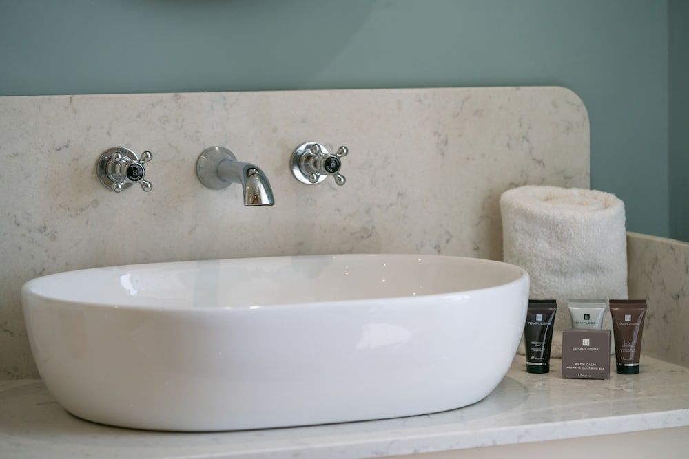 High Force Hotel Deluxe Room 9