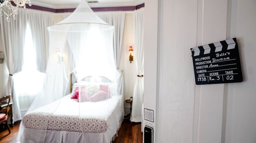 The Belle's Boudoir with Shared Bath