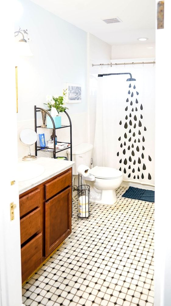 Isetta Inn (Boutique Inn) The Sacred Tower Room with Swing Bed and Shared Bath 13