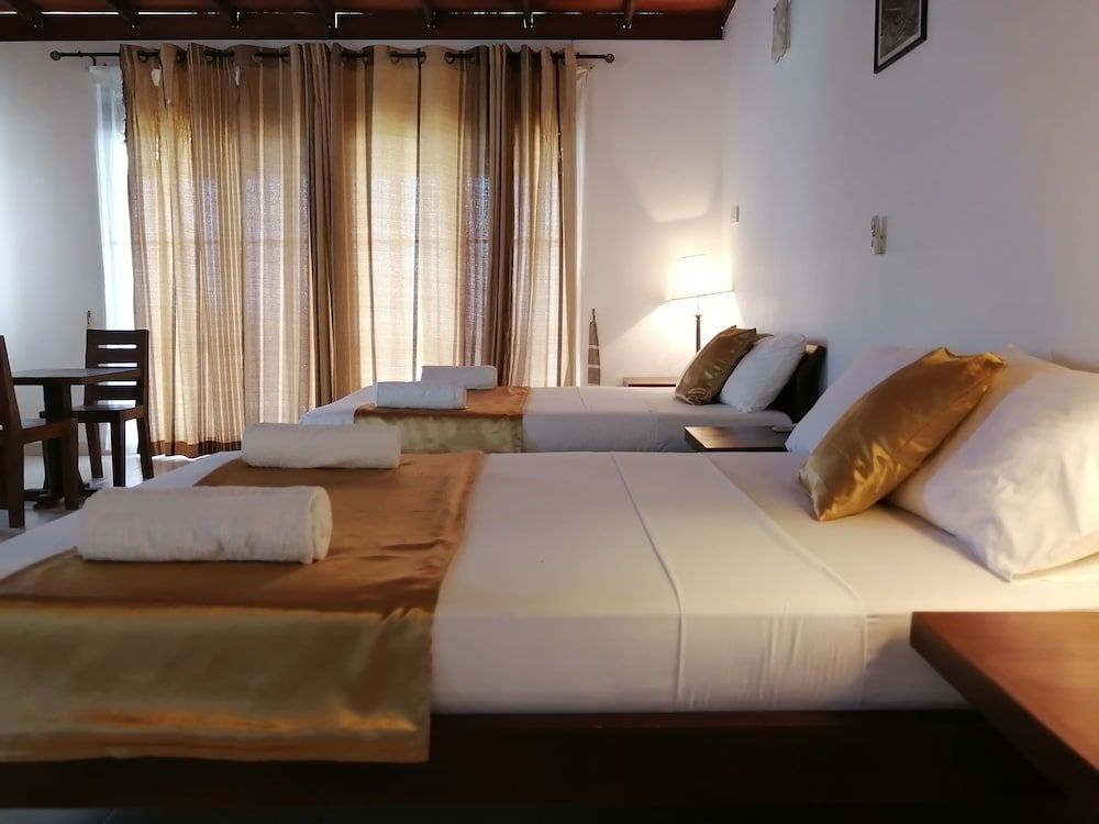 kandy Highland Unique King suite with balcony