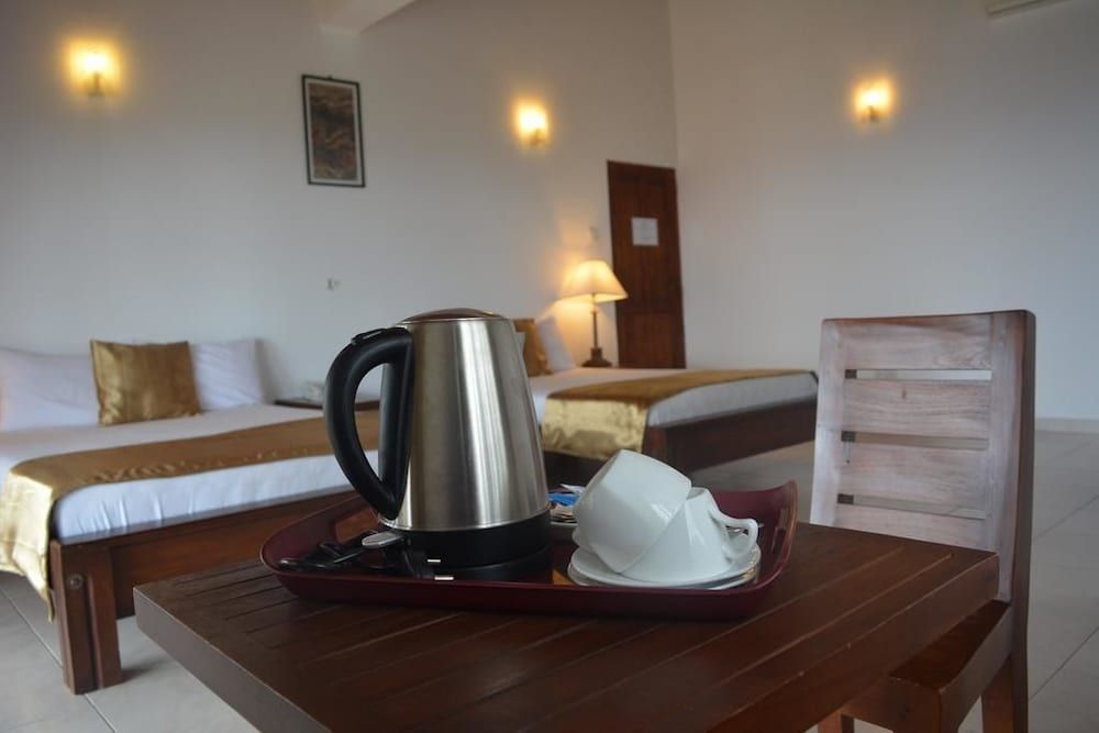 kandy Highland Unique King suite with balcony 5